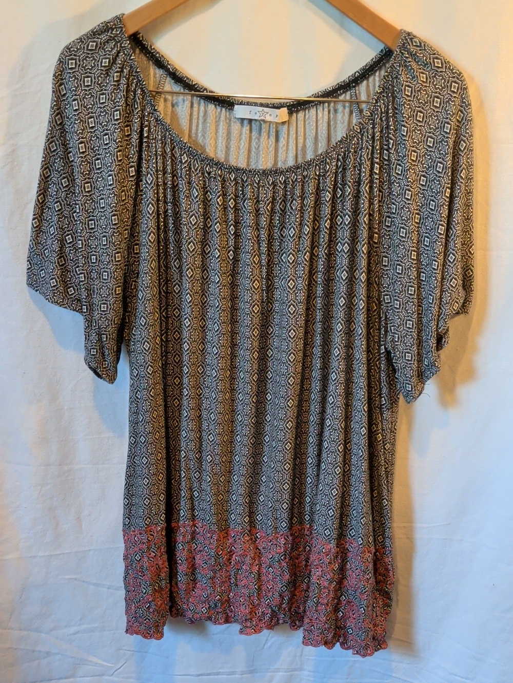 Fever Geometric Scoop-Neck Tunic in Black and Coral